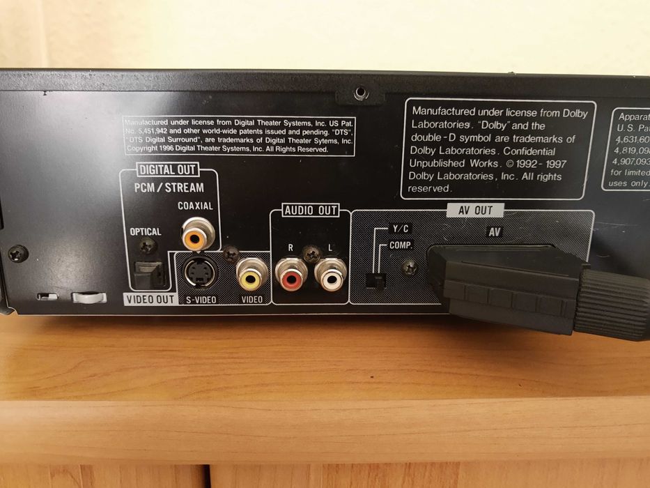 Odtwarzacz CD/DVD JVC XV-521