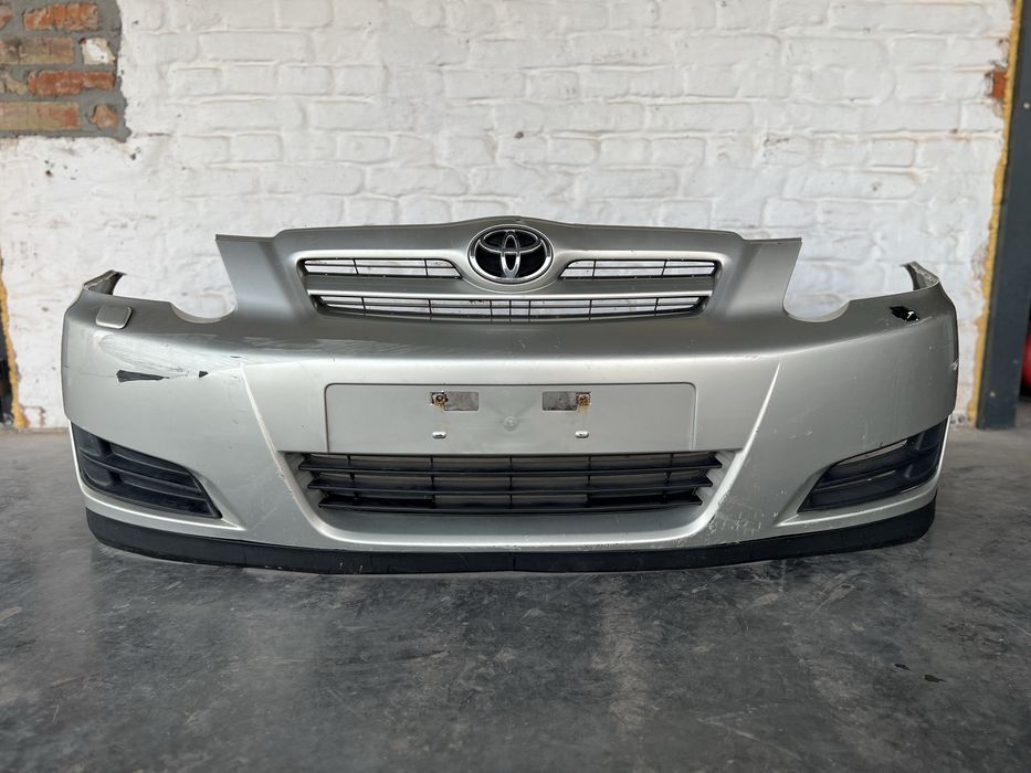 Бампер передній Toyota Corolla e12 e120 тойота королла