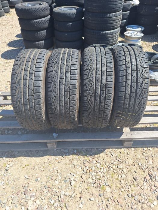 Opony zimowe Pirelli Sottozero Winter 210  235 50 r19
