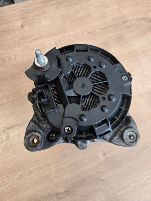Alternator Renault Trafic III Vivaro B NV300 2.0 231- -004- -436R