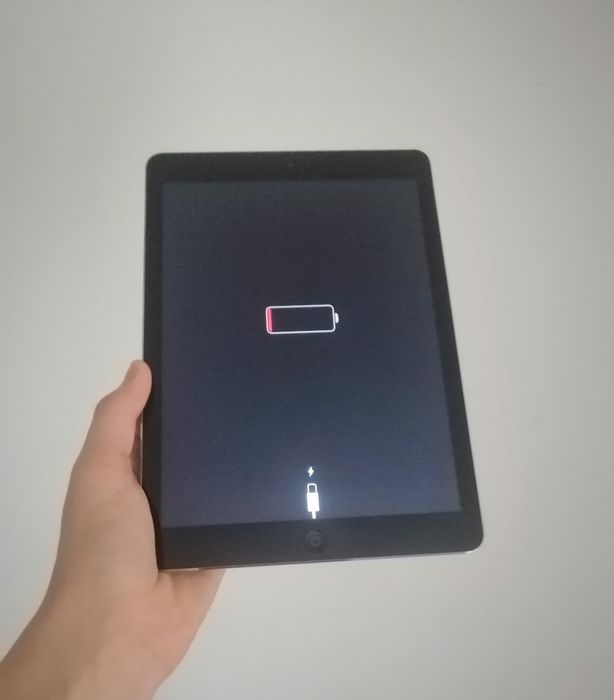Планшет Apple iPad Air 1 A1474 (на запчасти / под восстановление)