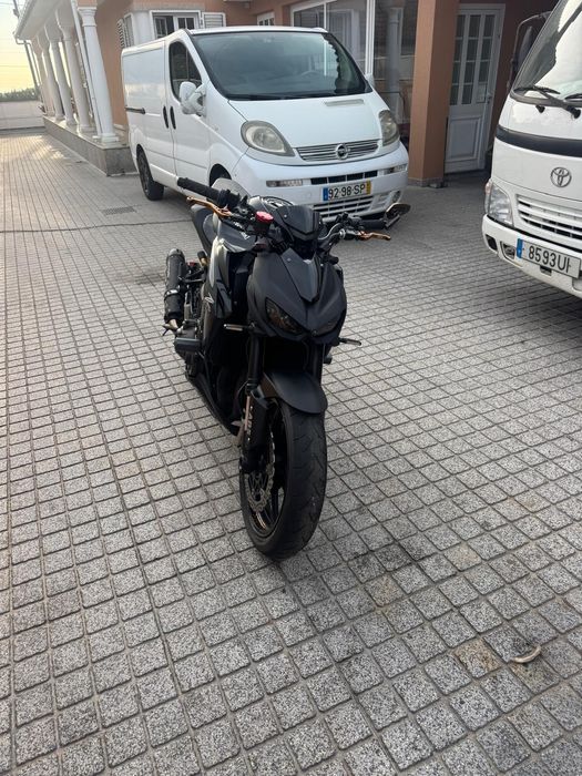 Kawasaki Z1000 black