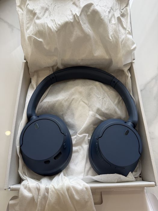 Навушники з мікрофоном Sony WH-CH720N