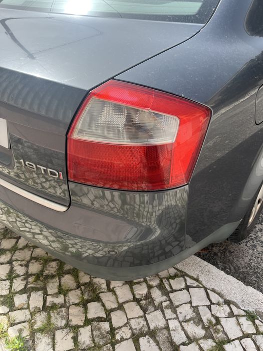 Audi A4 1.9 TDI com avaria