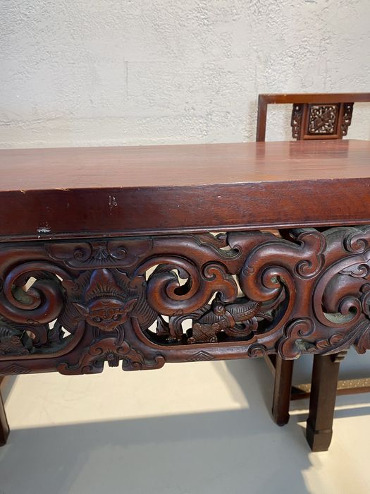 Zabytkowy zestaw mebli konsola i dwa krzesla