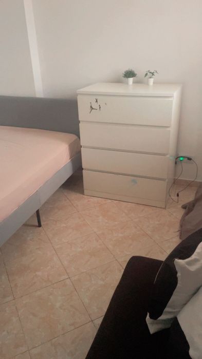 Alugo quarto zona pontinha