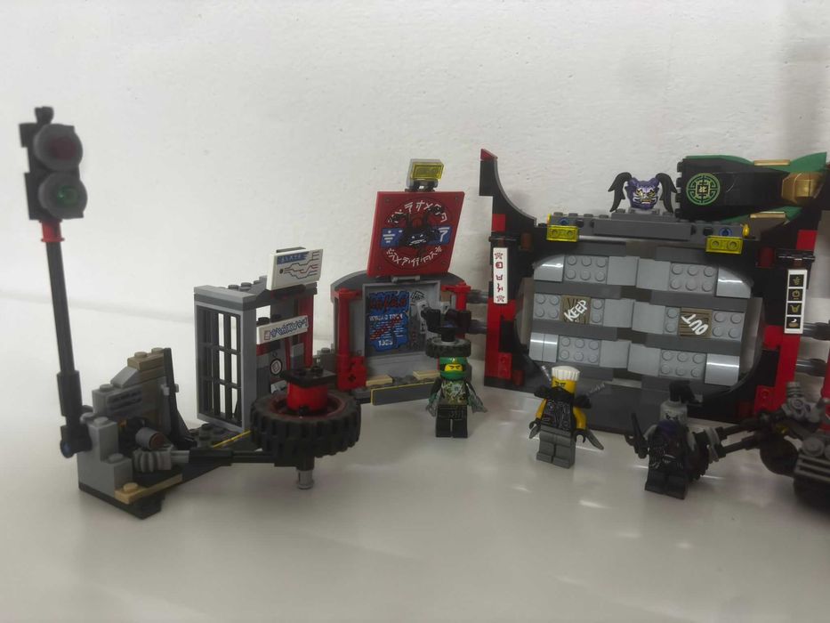 LEGO® NINJAGO®  Quartel-General dos Filhos de Garmadon