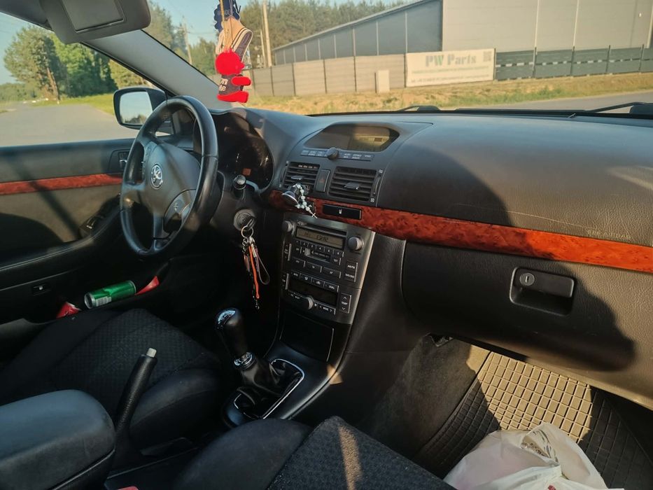 Toyota Avensis t25.