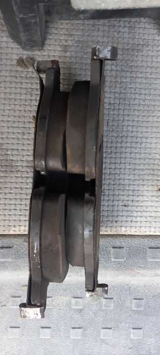 Продам тормозные колодки Caddy