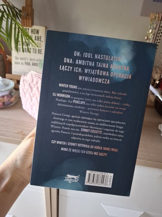 książka "gwiazdy i cienie"