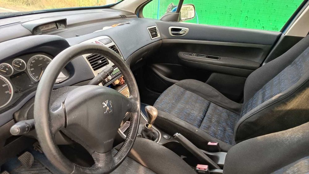 Automóvel Peugeot 307 — photo 4