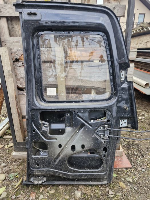 Двері сітроен берлінго