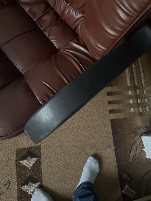 Кресло компьютерное , кожаное офисное