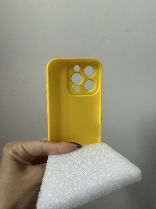 Etui na iphone żółty