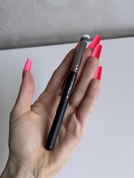 Nowy pędzel do makijażu MAC 370 do korektorów mini okrągly