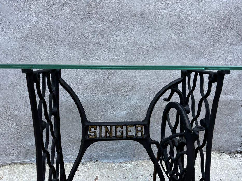 Mesa com pés singer