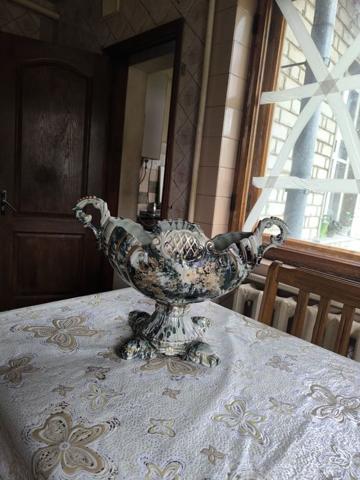 Продам шикарную вазу