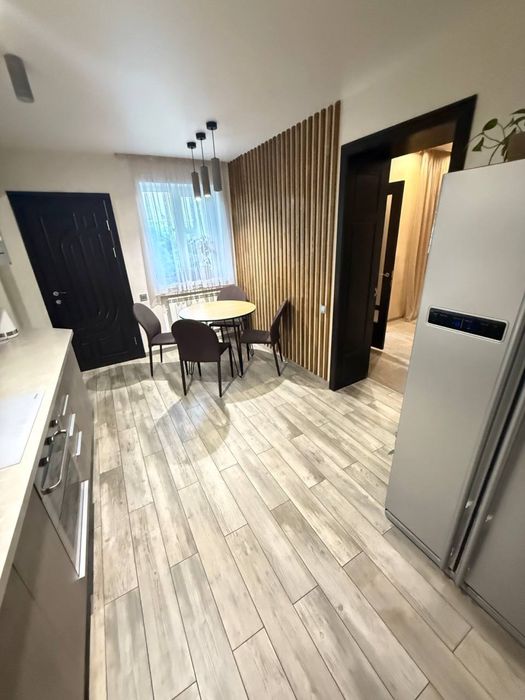 Продам дом Подгородне, 85м2, земли 8 соток