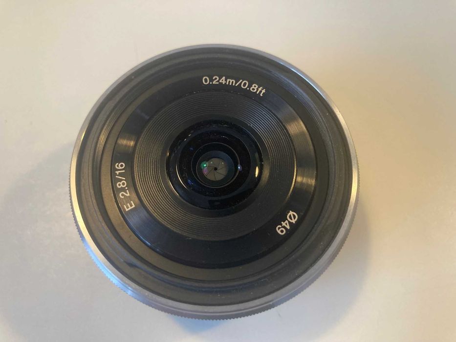 Obiektyw Sony SEL16F28