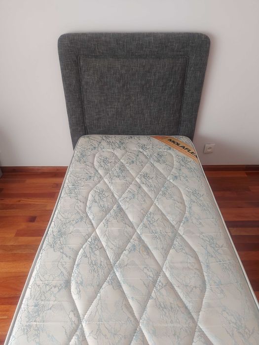 Cama solteiro SOMMIER c/ cabeceira + mesinha cabeceira