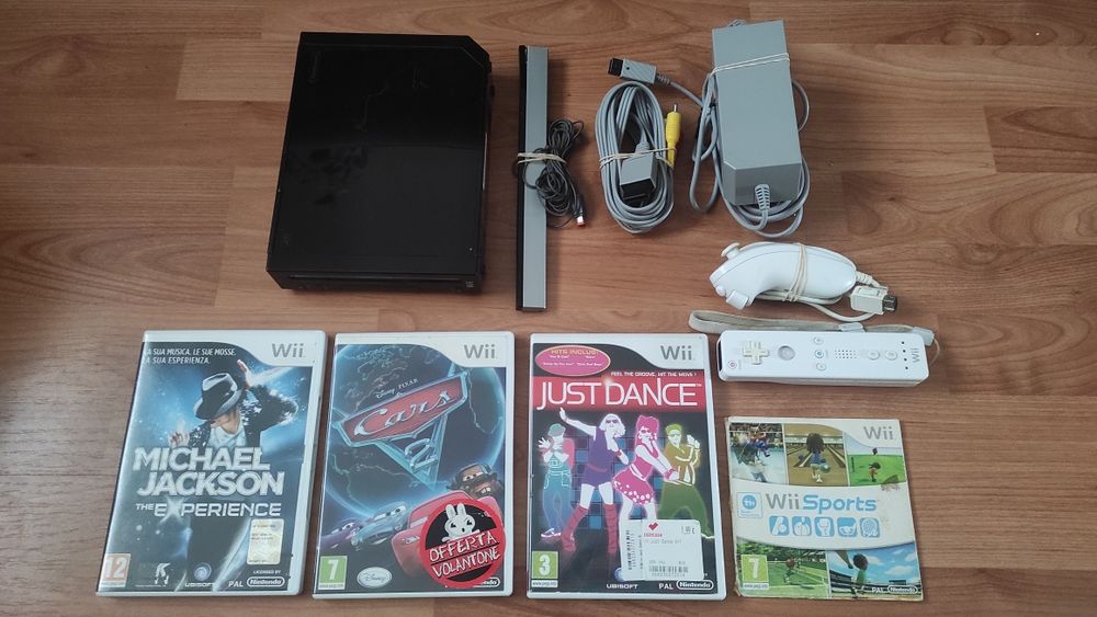 Wii c/jogos e comando e Wii-U