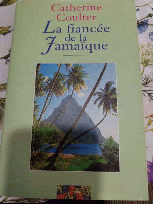 La fiancée de la Jamaïque. Portes incluídos