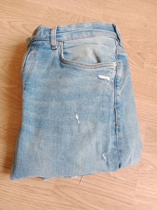 Jeansy Męskie River Island z Przetarciami