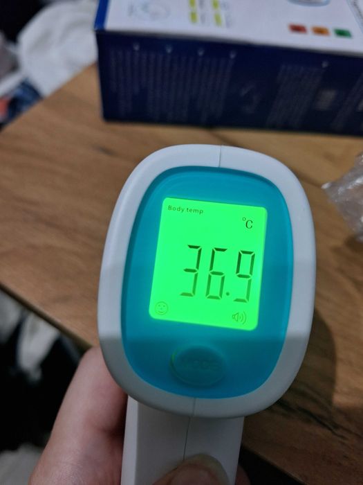 nowy termometr bezdotykowy pomiar temp ciała i przedmiotów