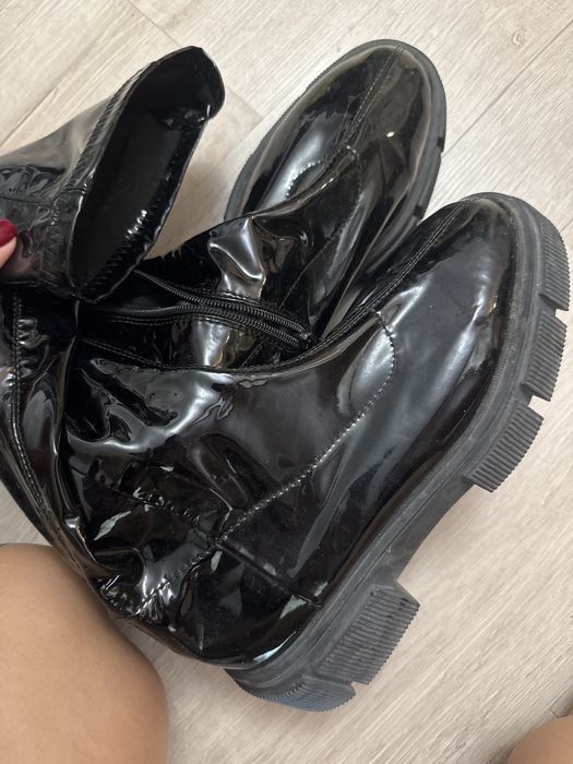Продам сапожки латексні