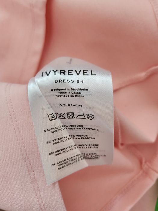 Elegancka sukienka z głębokim dekoltem IvyRevel rozmiar S 36