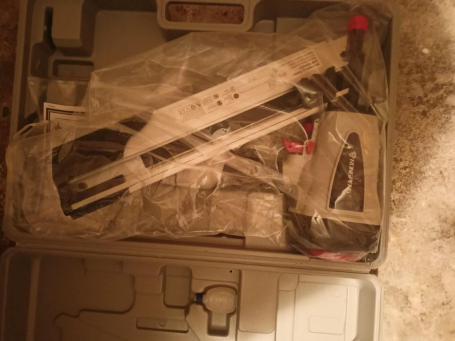 Nowa gwoździarka pneumatyczma