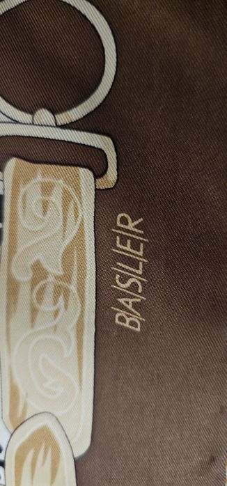 Jedwabna apaszka firmy Bassler