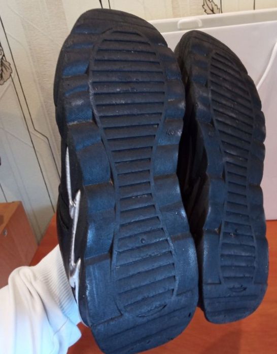 Продам женские оригнальные кроссовки Fashion.