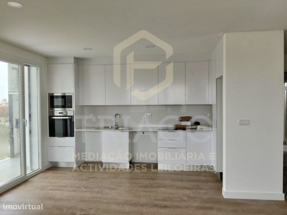 Fantástico Apartamento T2 com Varanda
