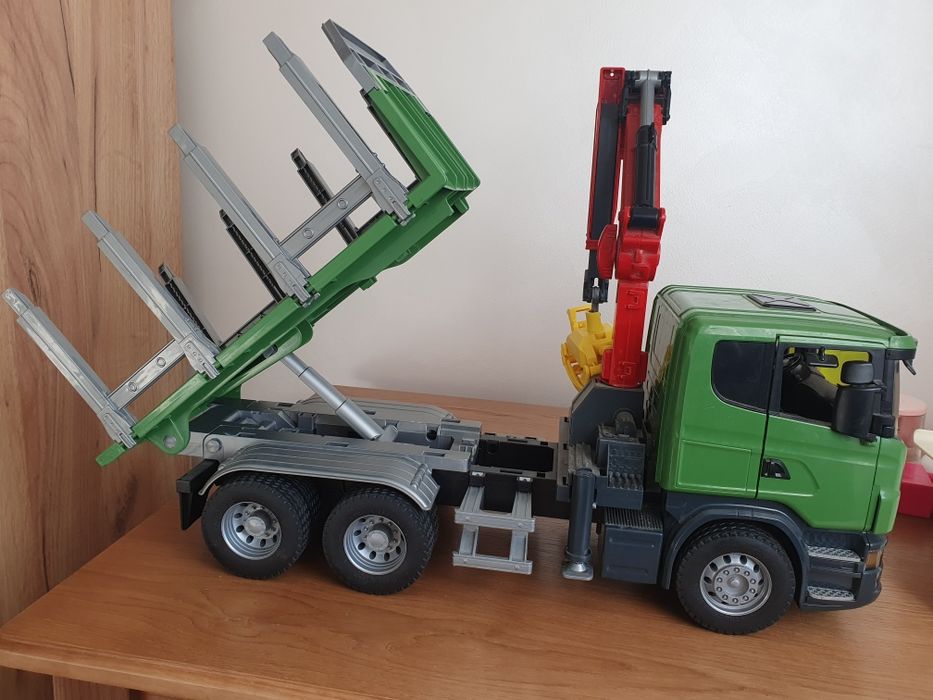 SCANIA bruder 1/16 стан гарний