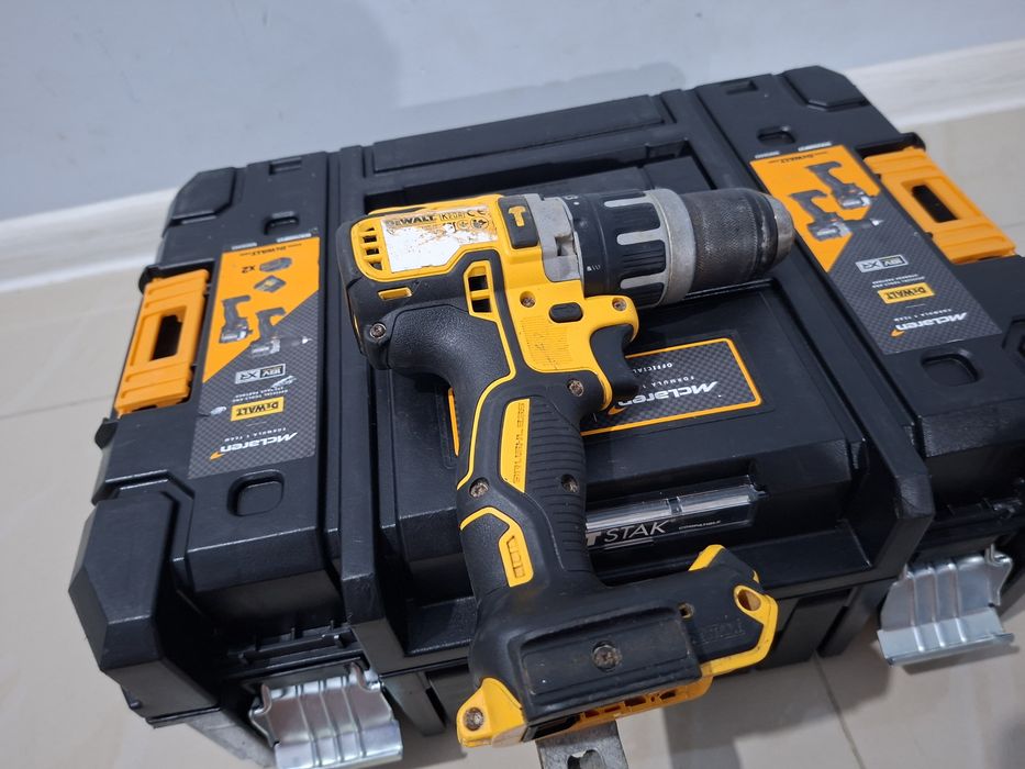 Дриль-шурупокрут  DeWALT DCD796