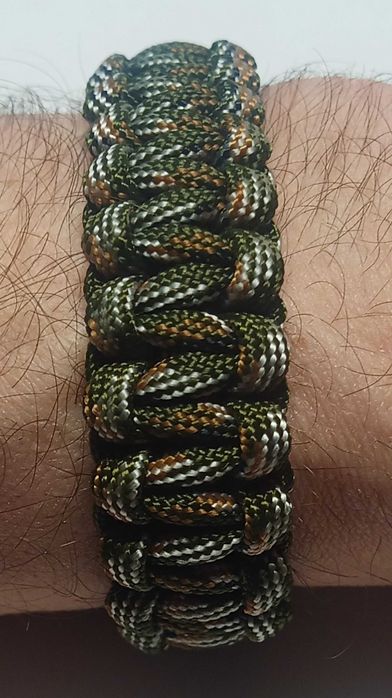 Bransoletka surwiwalowa "COBRA" linka spadochronowa, kol. moro
29 zł