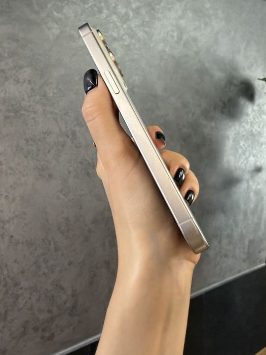 Б/у IPHONE 15Pro Max 256 White Titanium Neverlock Костюшка,5 igrand