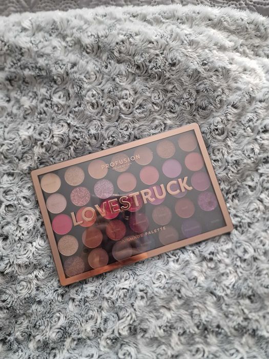 Paleta cieni do powiek Lovestruck 35 Shade Palette Profusion