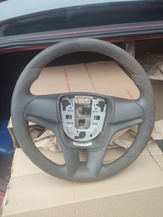 Продам руль на Шевроле круз