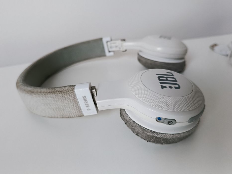 Słuchawki JBL nauszne bezprzewodowe bluetooth białe