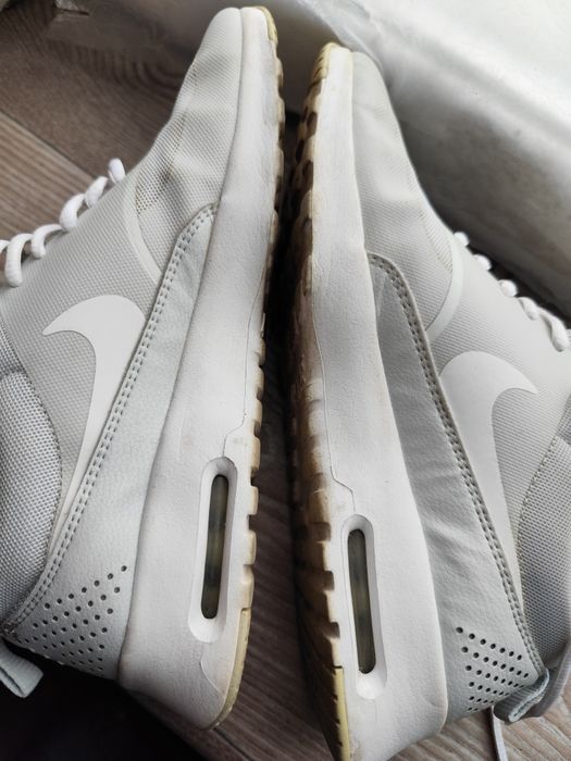 Nike кросовки светло серые