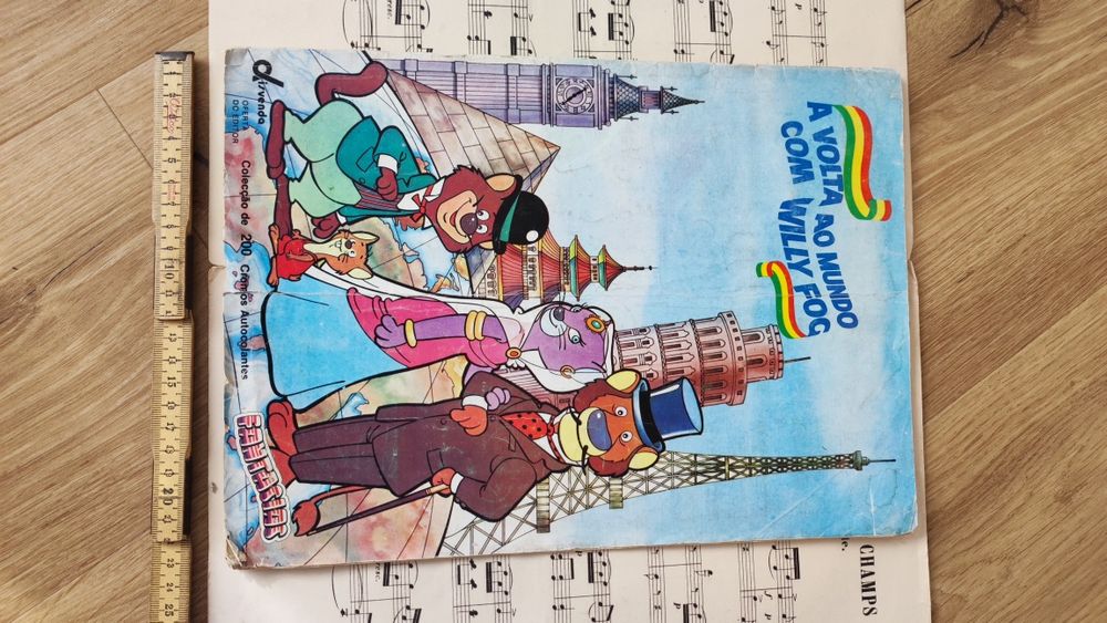 Caderneta de cromos incompleta da série "A volta ao Mundo com Willy Fog"
