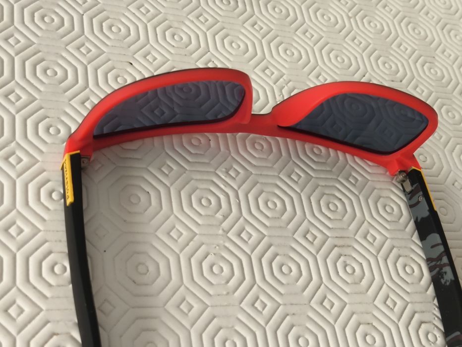 Novos - 3 pares óculos de sol polarizados (preto,azul, vermelho)