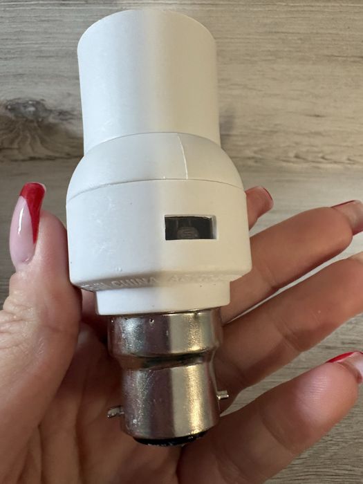 Oprawki żarówki z czujnikiem zmierzchu 4szt