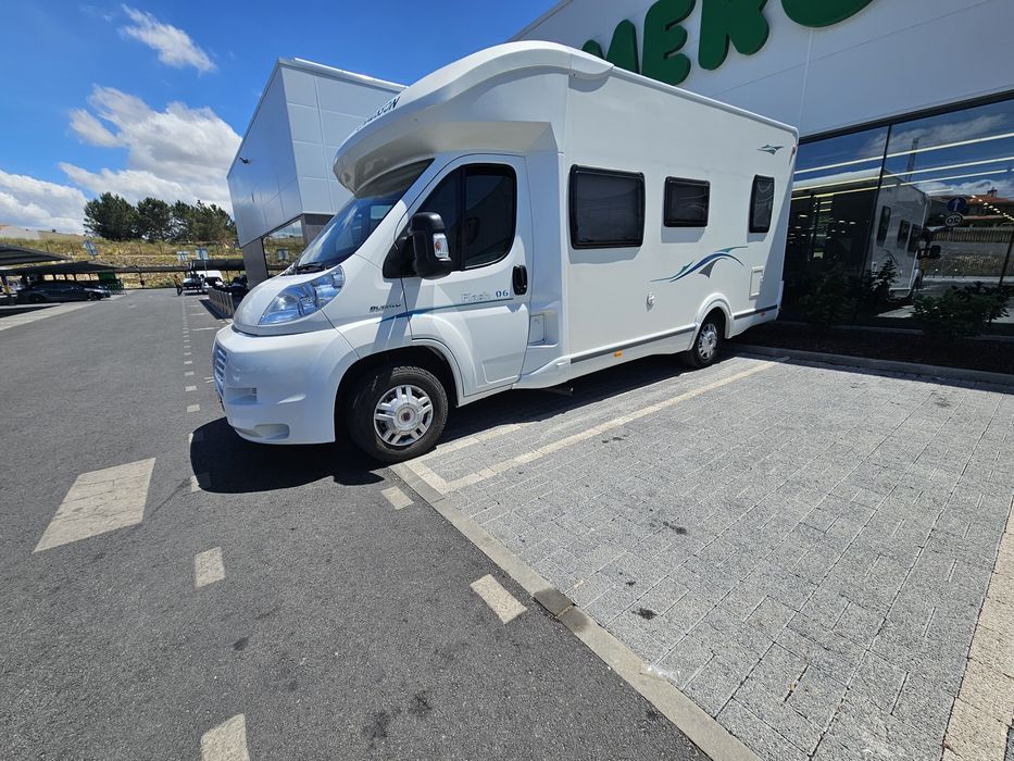 Autocaravana perfilada 2 camas sempre feitas 6 dormidas  4 lugares 68 Mil kms