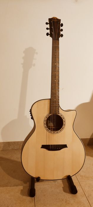 Guitarra Bromo Bat2ce