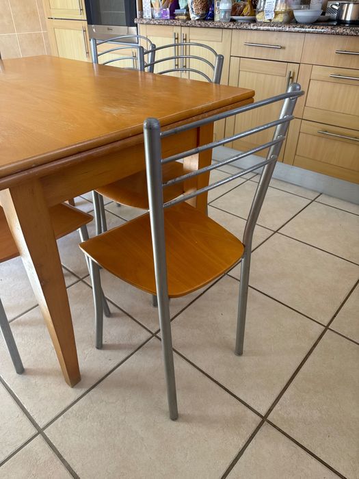 Mesa da cozinha + cadeiras