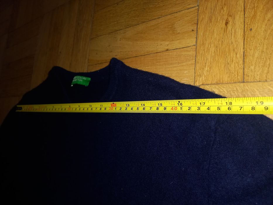Продам свитер шерсть Benetton p S