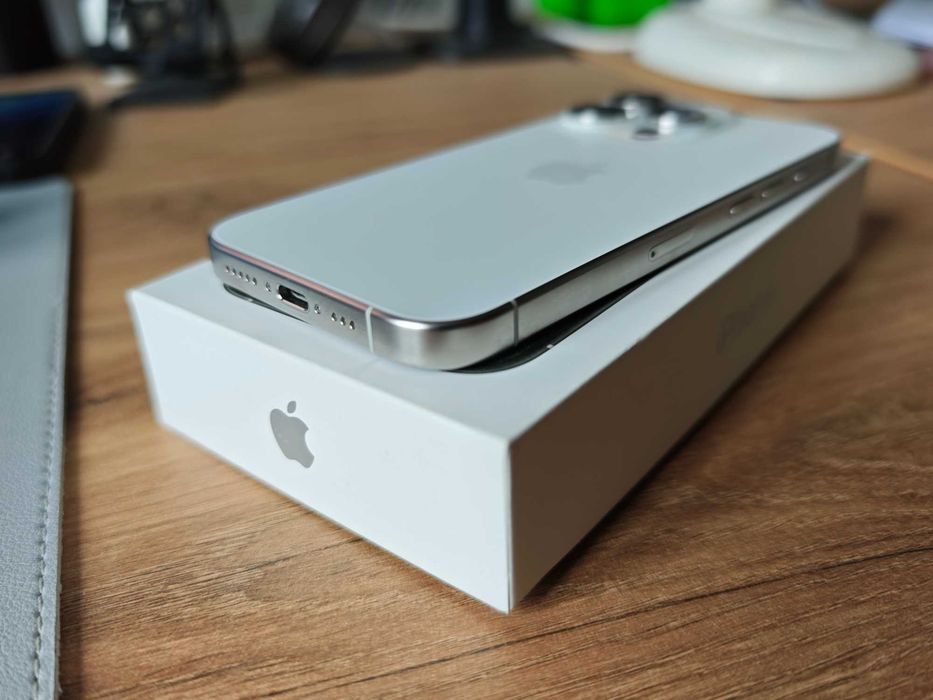 iPhone 15 pro 128GB Biały